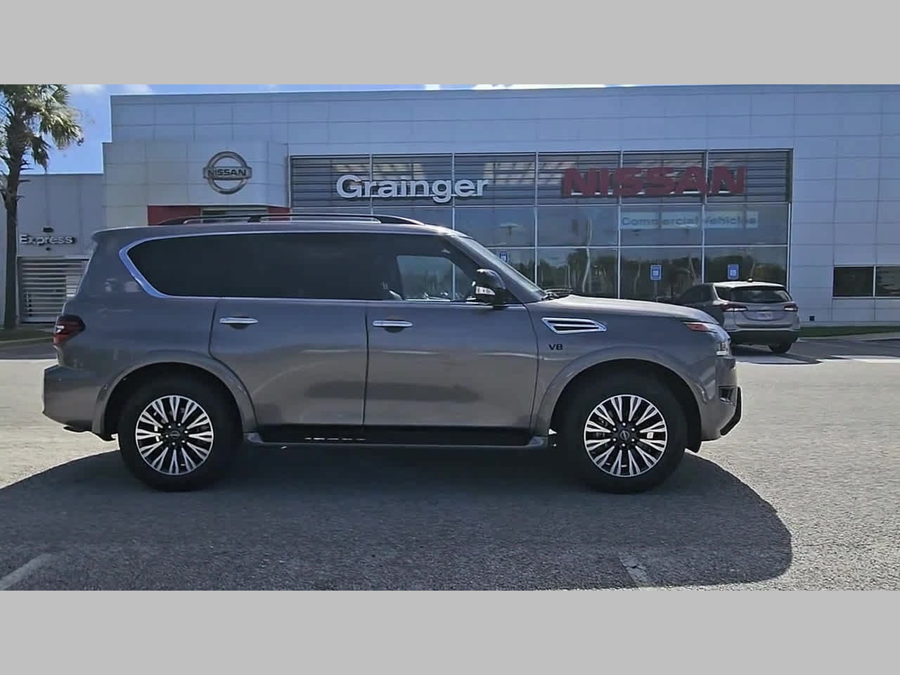 Used 2022 Nissan Armada SL w/ Midnight Edition Package RWD image 38