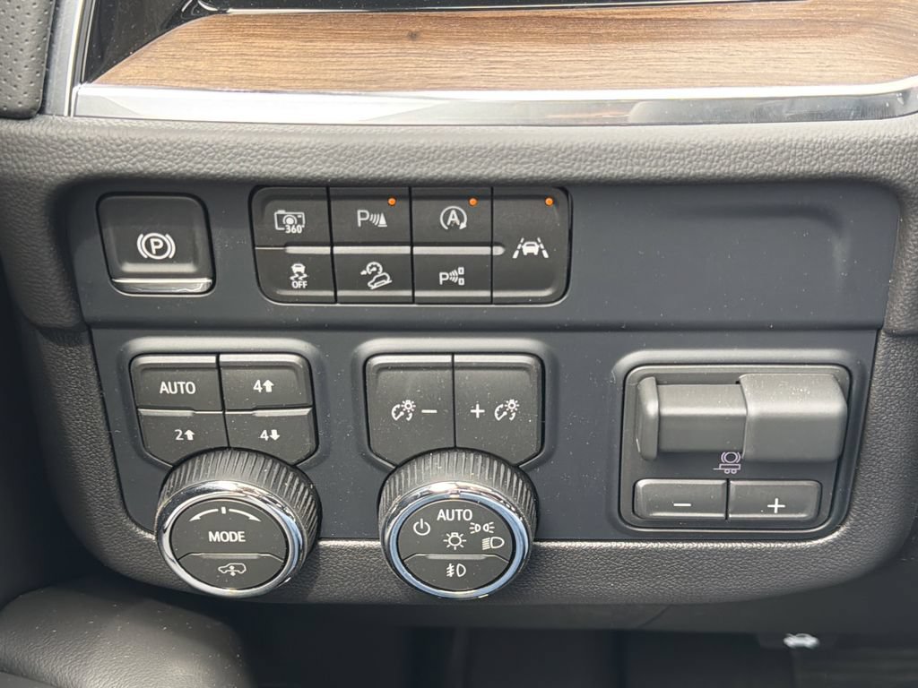 New 2026 Chevrolet Tahoe High Country AWD/4WD image 11