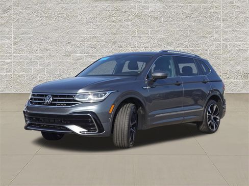 Certified 2023 Volkswagen Tiguan SEL R-Line AWD/4WD image 3