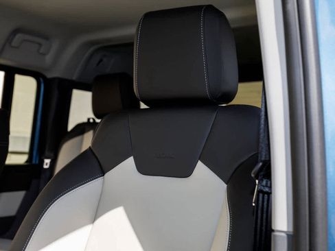 New 2025 INEOS Grenadier Fieldmaster Edition AWD/4WD image 7