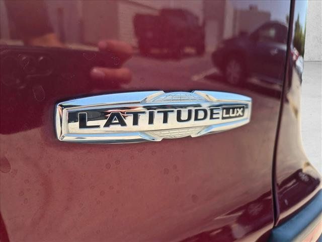 Used 2021 Jeep Cherokee Latitude Lux FWD image 29