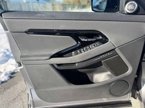 Used 2026 Land Rover Range Rover Evoque S image 7