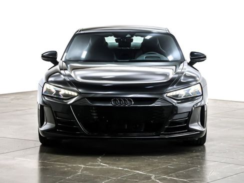 Used 2022 Audi e-tron GT Prestige image 4