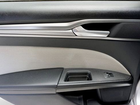Used 2018 Ford Fusion S FWD image 14