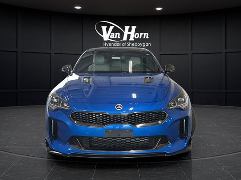 Used 2018 Kia Stinger GT2 AWD/4WD image 2