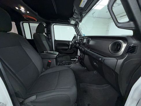 Used 2022 Jeep Wrangler Unlimited Sport image 14