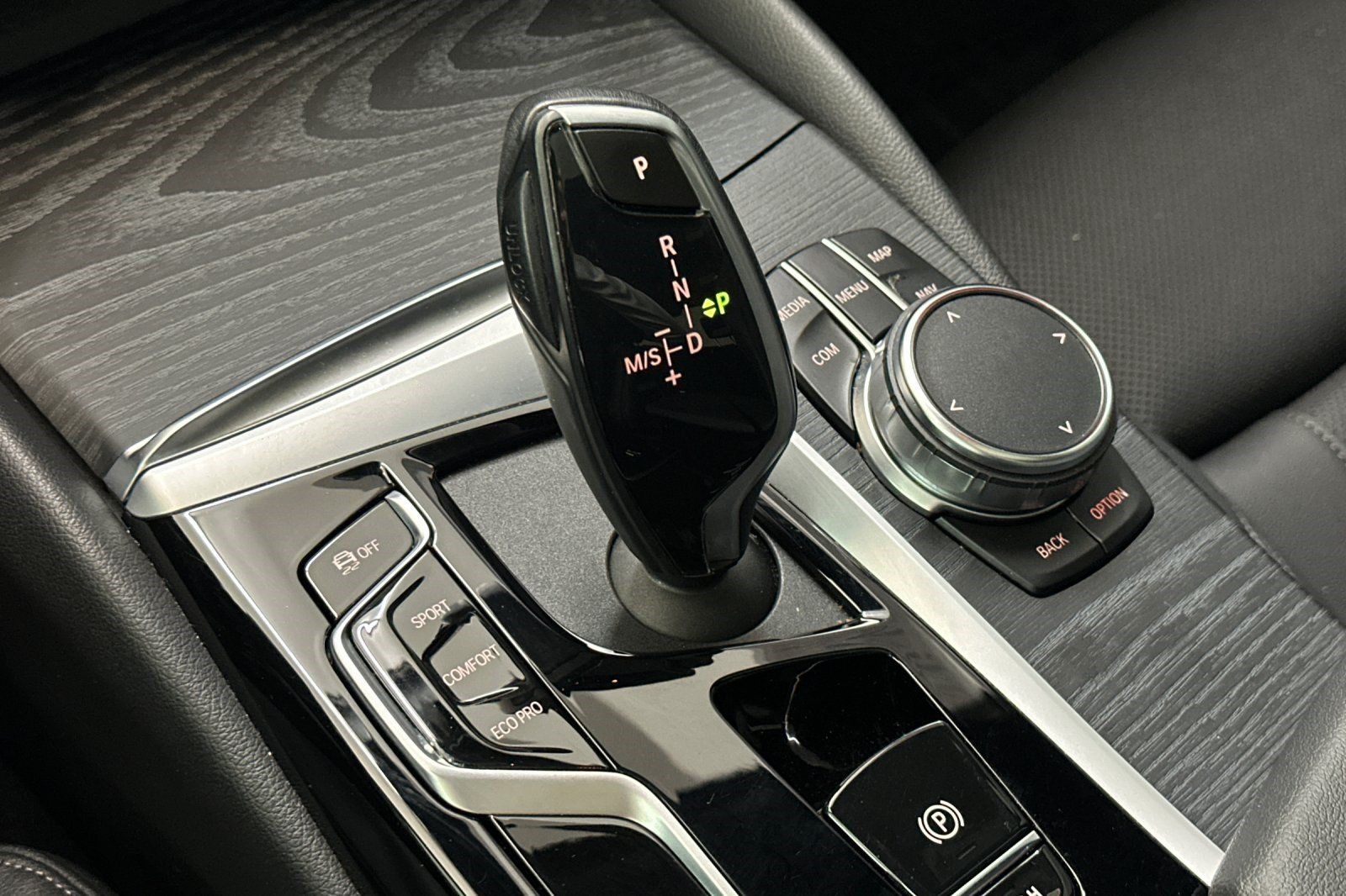 Certified 2023 BMW 530i w/ Convenience Package RWD image 17
