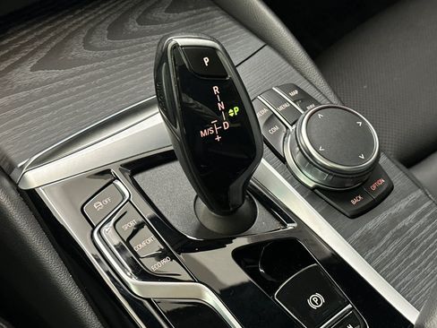 Used 2023 BMW 530i w/ Convenience Package RWD image 17