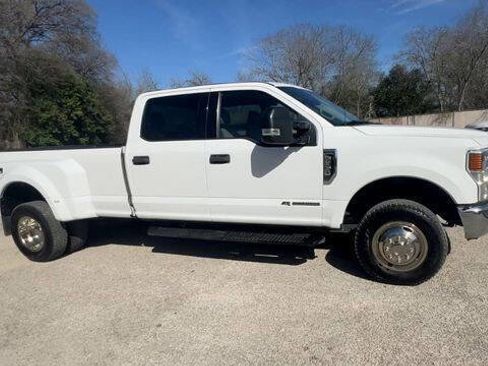 Used 2021 Ford F350 XLT w/ FX4 Off-Road Package image 2