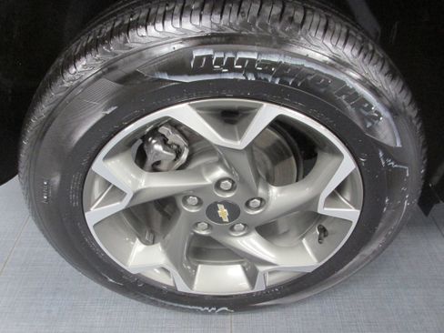 Used 2025 Chevrolet Trax LT w/ LT Convenience Package image 16