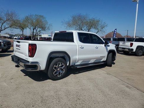 New 2026 GMC Sierra 1500 SLE image 7