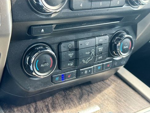 Used 2018 Ford F250 Lariat w/ Lariat Ultimate Package AWD/4WD image 16