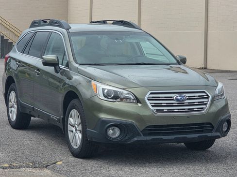 Used 2016 Subaru Outback 2.5i Premium AWD/4WD image 3