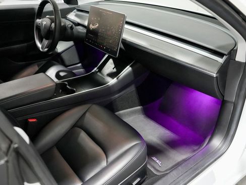 Used 2018 Tesla Model 3 Long Range image 17