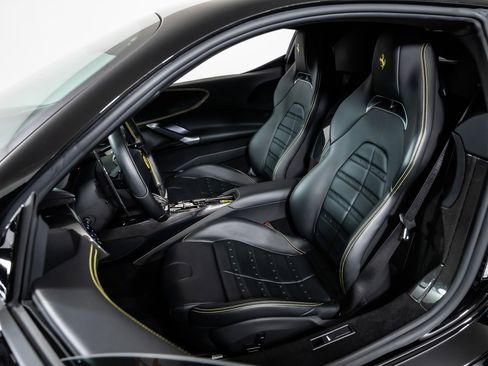 Used 2022 Ferrari SF90 Stradale image 5