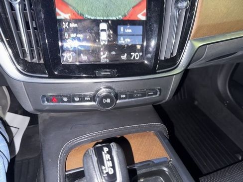 Used 2017 Volvo S90 T6 Inscription w/ Vision Package image 33