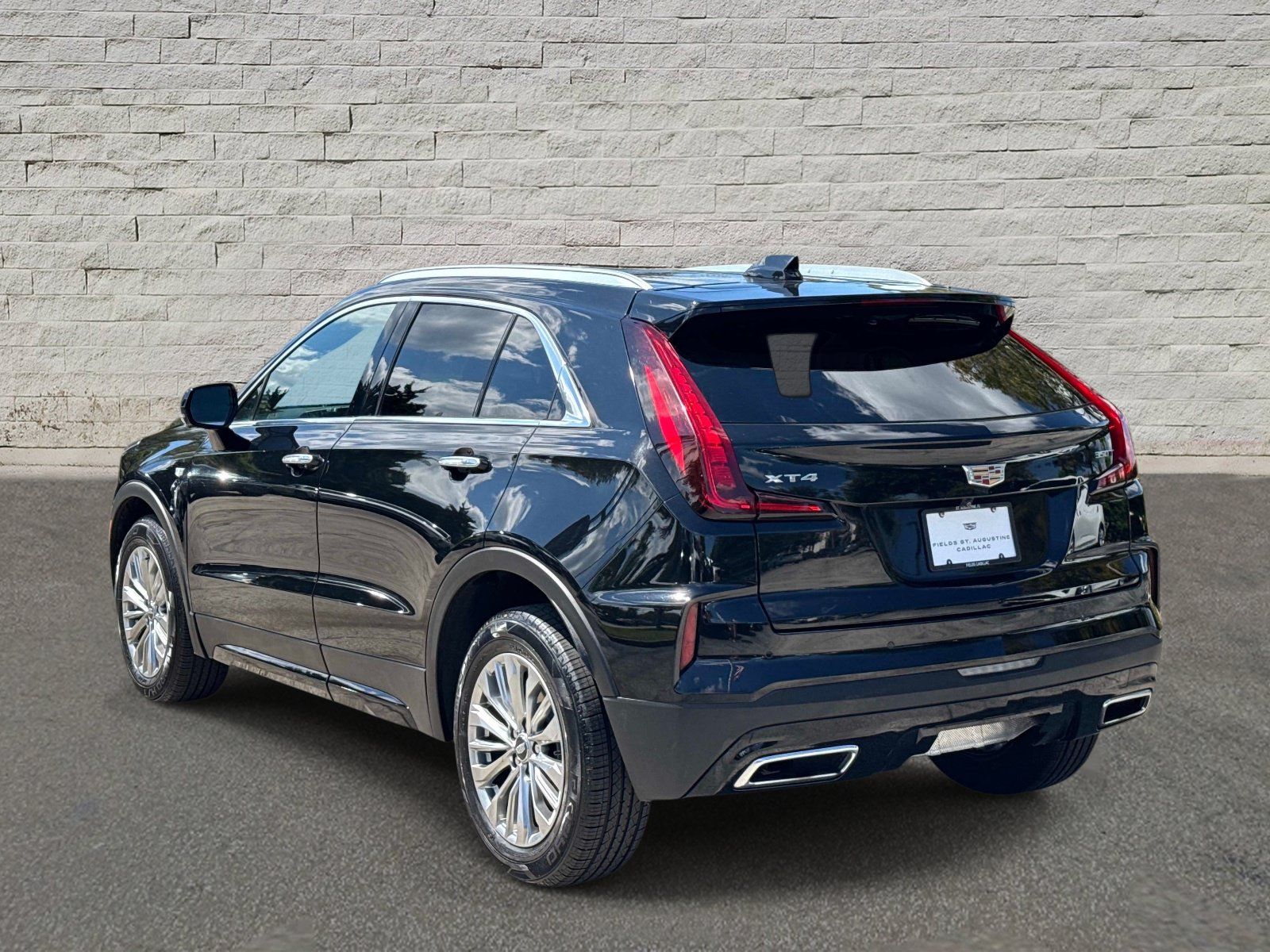Certified 2025 Cadillac XT4 Premium Luxury FWD image 3