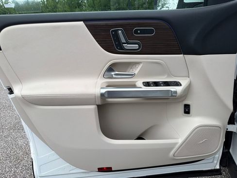 Used 2026 Mercedes-Benz GLB 250 image 26
