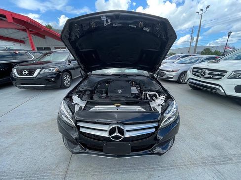 Used 2018 Mercedes-Benz C 300 4MATIC Sedan image 2