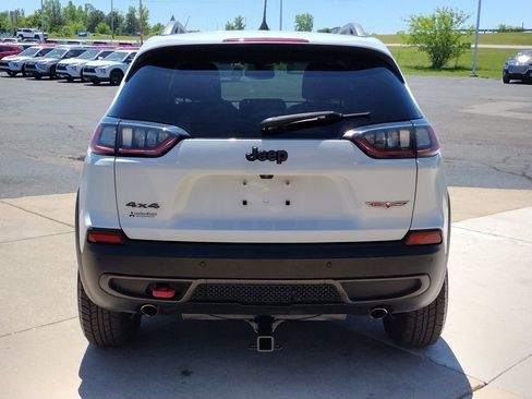 Used 2021 Jeep Cherokee Trailhawk AWD/4WD image 14