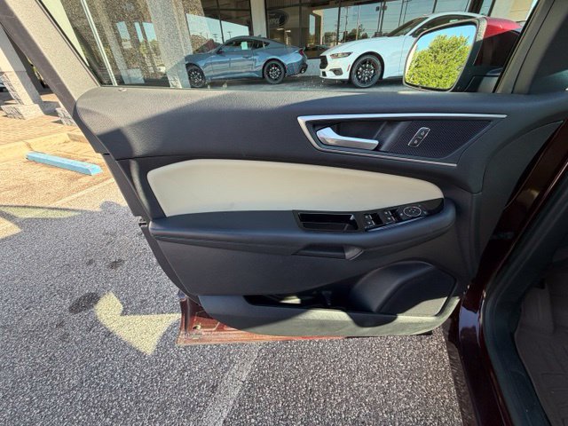 Used 2019 Ford Edge SEL w/ Equipment Group 201A FWD image 6