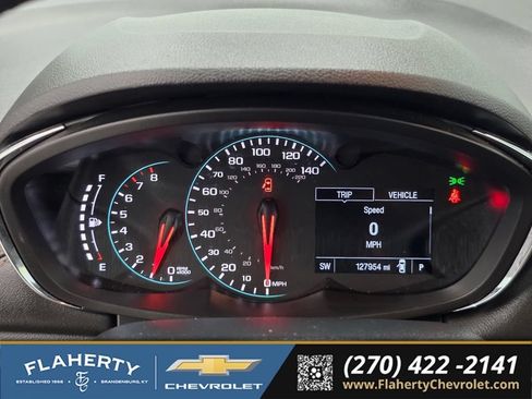 Used 2021 Chevrolet Trax LT w/ LT Convenience Package AWD/4WD image 26