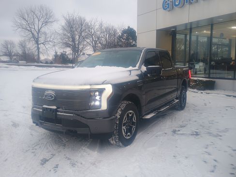 Used 2023 Ford F150 Lightning XLT image 3