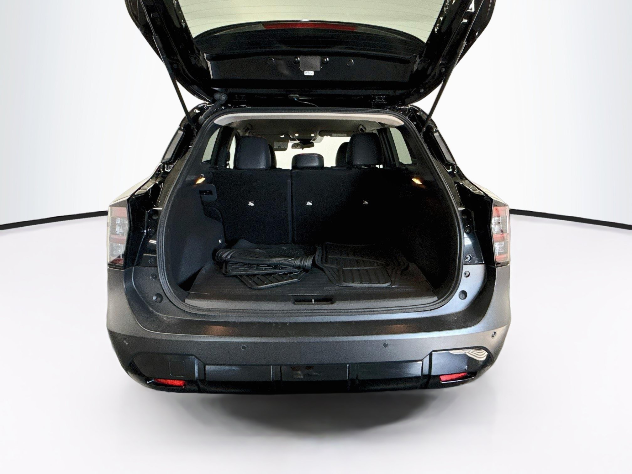 Used 2025 Nissan Kicks SR FWD image 28