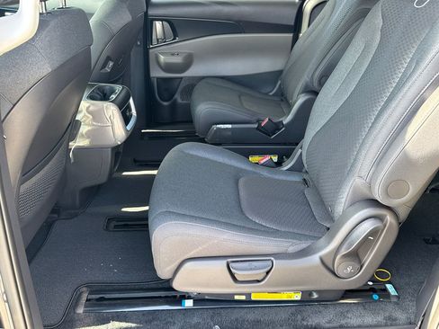 New 2026 Kia Carnival LX image 19