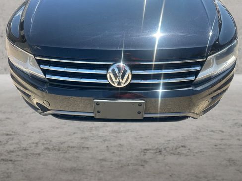 Used 2019 Volkswagen Tiguan SE w/ Panoramic Sunroof Package AWD/4WD image 13
