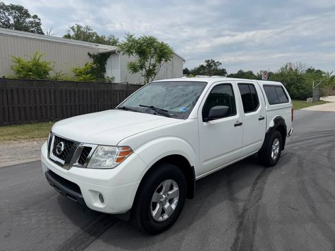 Used 2013 Nissan Frontier SV w/ SV Value Truck Pkg AWD/4WD image 1