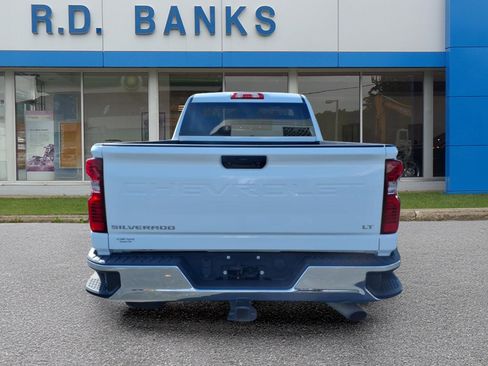 Used 2022 Chevrolet Silverado 2500 LT w/ Convenience Package AWD/4WD image 4