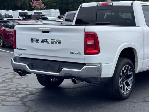 Used 2025 RAM 1500 Laramie AWD/4WD image 43