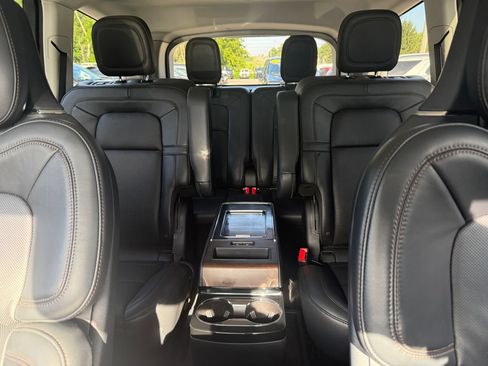 Used 2025 Lincoln Aviator Reserve w/ Equipment Group 201A AWD/4WD image 27