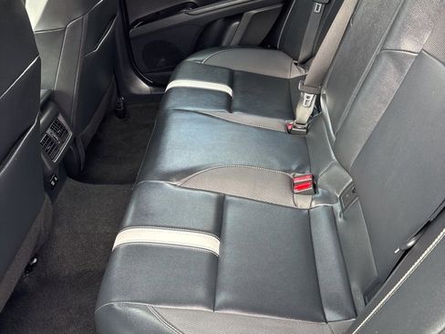 Used 2025 Toyota Camry SE image 30