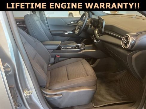 Used 2025 Chevrolet Equinox LT w/ Safety and Technology Package image 39