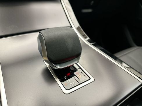 Used 2026 Land Rover Range Rover Velar Dynamic SE AWD/4WD image 11