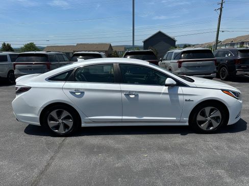 Used 2017 Hyundai Sonata Limited FWD image 4