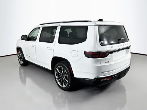 Used 2025 Jeep Wagoneer Series III w/ Premium Group I AWD/4WD image 5
