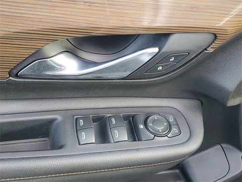 Certified 2020 GMC Terrain SLE w/ Driver Convenience Package image 18