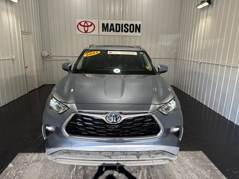 Used 2021 Toyota Highlander Limited AWD/4WD image 5