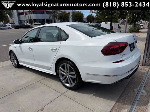 Used 2018 Volkswagen Passat 2.0T R-Line w/ R-Line Lighting Package FWD image 5