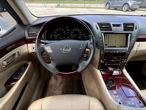 Used 2009 Lexus LS 460 RWD image 7