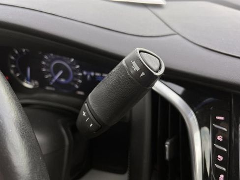 Used 2020 Cadillac Escalade Premium Luxury RWD image 16