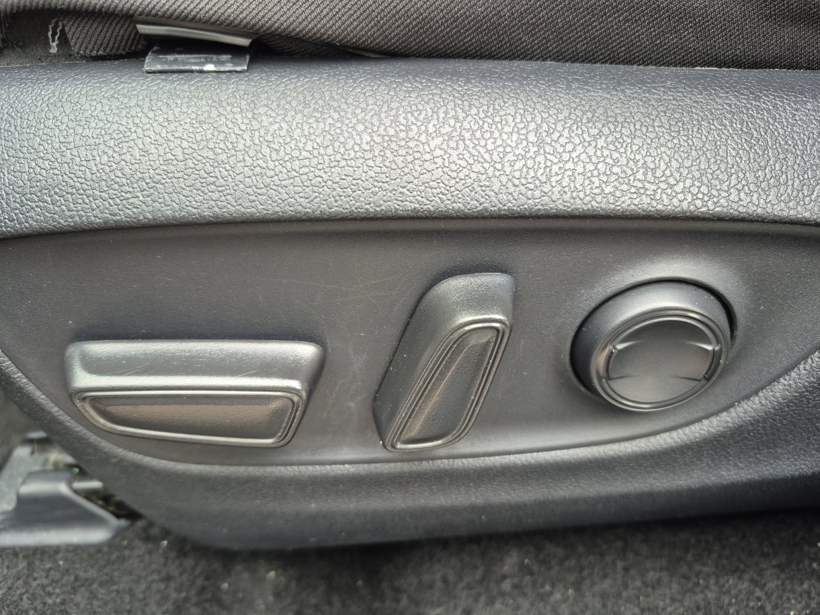 Certified 2025 Toyota RAV4 XLE AWD/4WD image 14