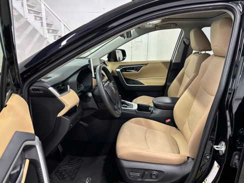 Used 2025 Toyota RAV4 XLE w/ Convenience Package AWD/4WD image 16
