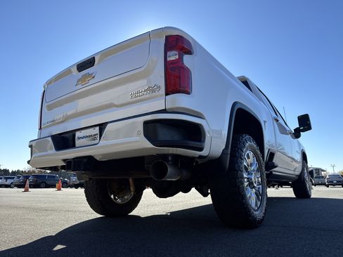 Used 2022 Chevrolet Silverado 3500 High Country w/ Z71 Off-Road Package image 10