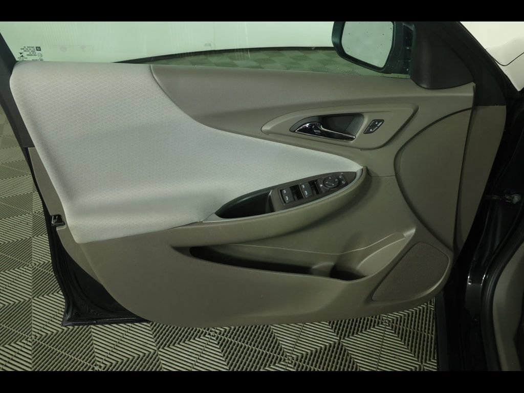 Used 2025 Chevrolet Malibu LT FWD image 19