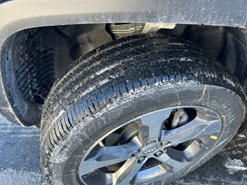 New 2026 Jeep Grand Cherokee Limited AWD/4WD image 12