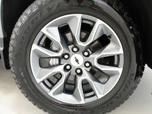 Used 2023 Chevrolet Silverado 1500 RST w/ Z71 Off-Road Package AWD/4WD image 34